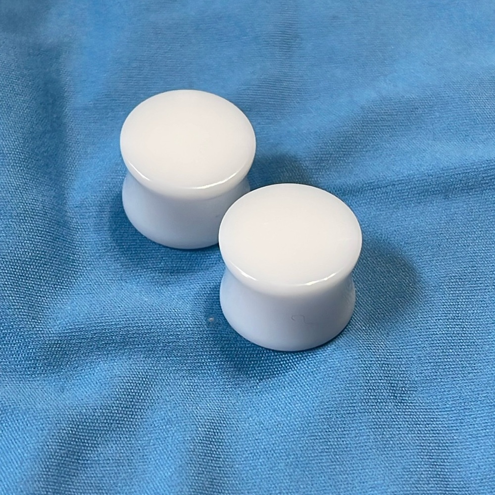 White Plugs